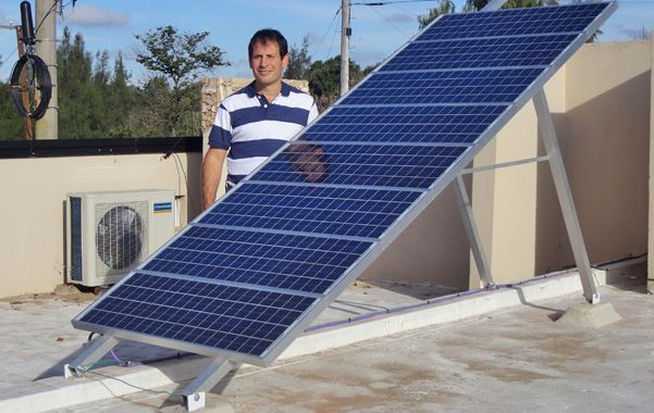 Marcelo Lenzi, el primero en colocar paneles solares