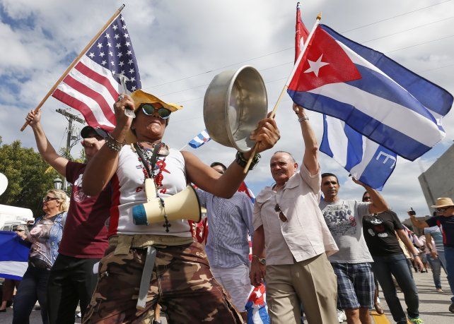 Los cubanos residentes en Miami celebraron en la famosa Calle 8 de Miami.