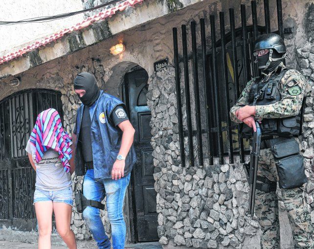 Cinco detenidos por vender droga en barrio Tablada - La Capital - LaCapital.com.ar