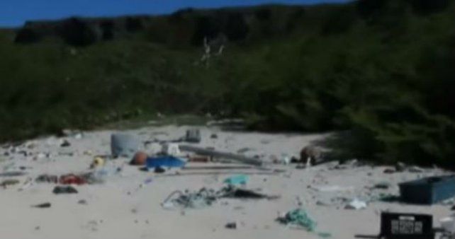 Encuentran una isla paradisíaca en el Pacífico repleta de plástico y desechos